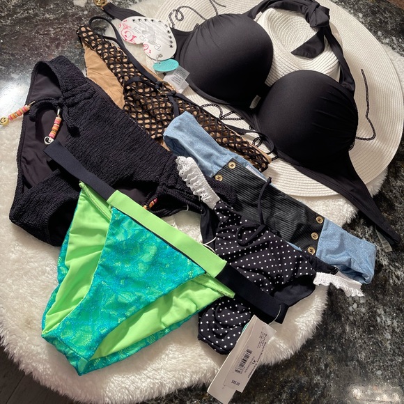 Victoria’s secret’s bombshell 34D or 34DD  and beach bunny bottoms combo - Picture 13 of 16